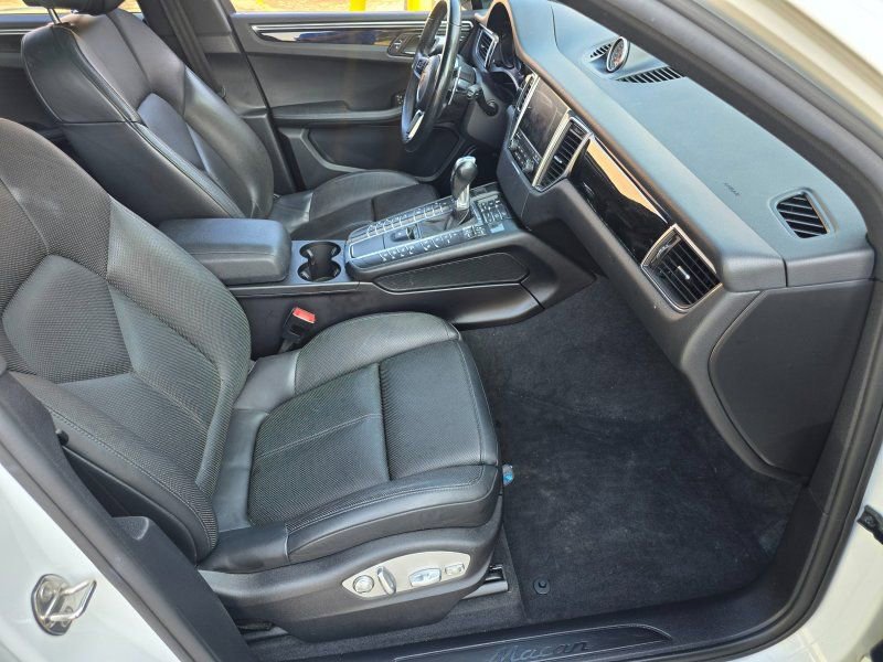 Used 2018 Porsche Macan Sport Edition image 5
