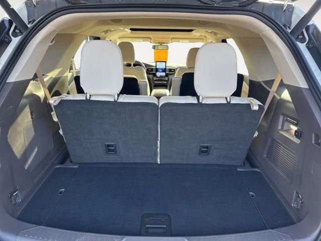 Used 2021 Ford Explorer Platinum image 11
