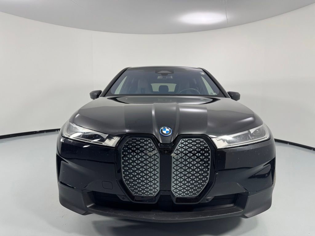 Used 2024 BMW iX xDrive50 w/ Convenience Package AWD/4WD image 2