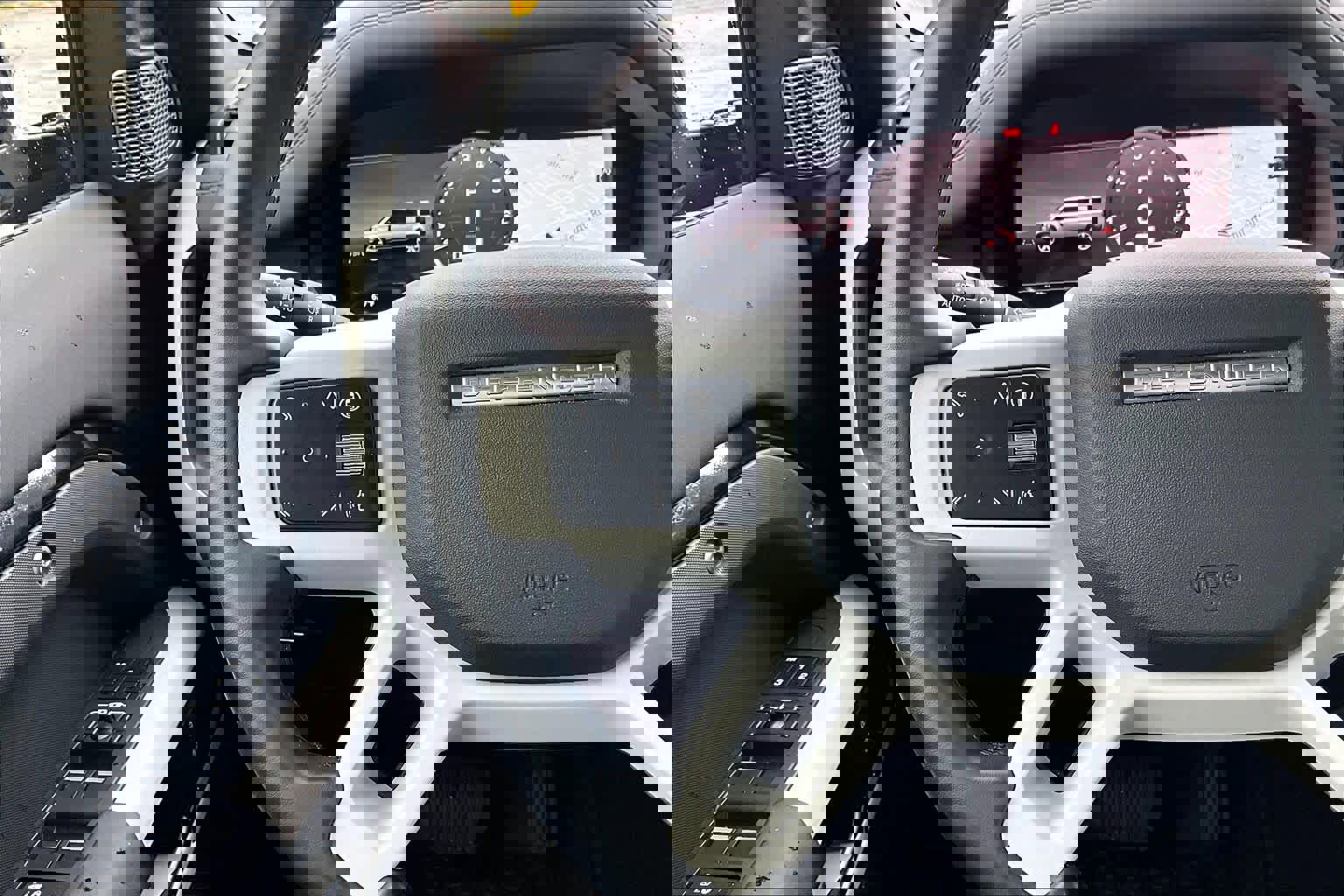 Used 2024 Land Rover Defender 110 S image 24