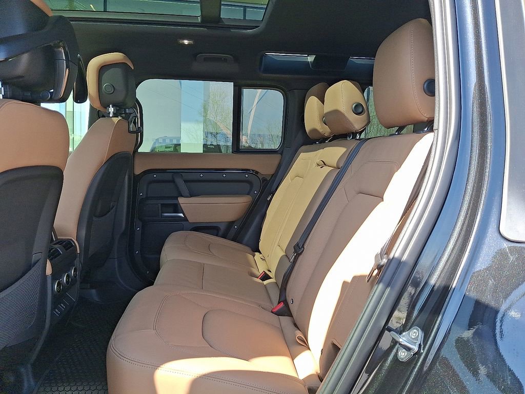New 2026 Land Rover Defender 110 X-Dynamic SE AWD/4WD image 6