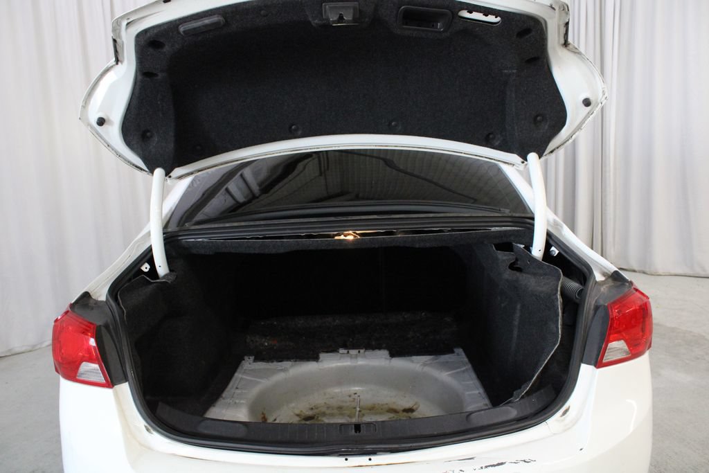 Used 2018 Chevrolet Impala LT FWD image 30