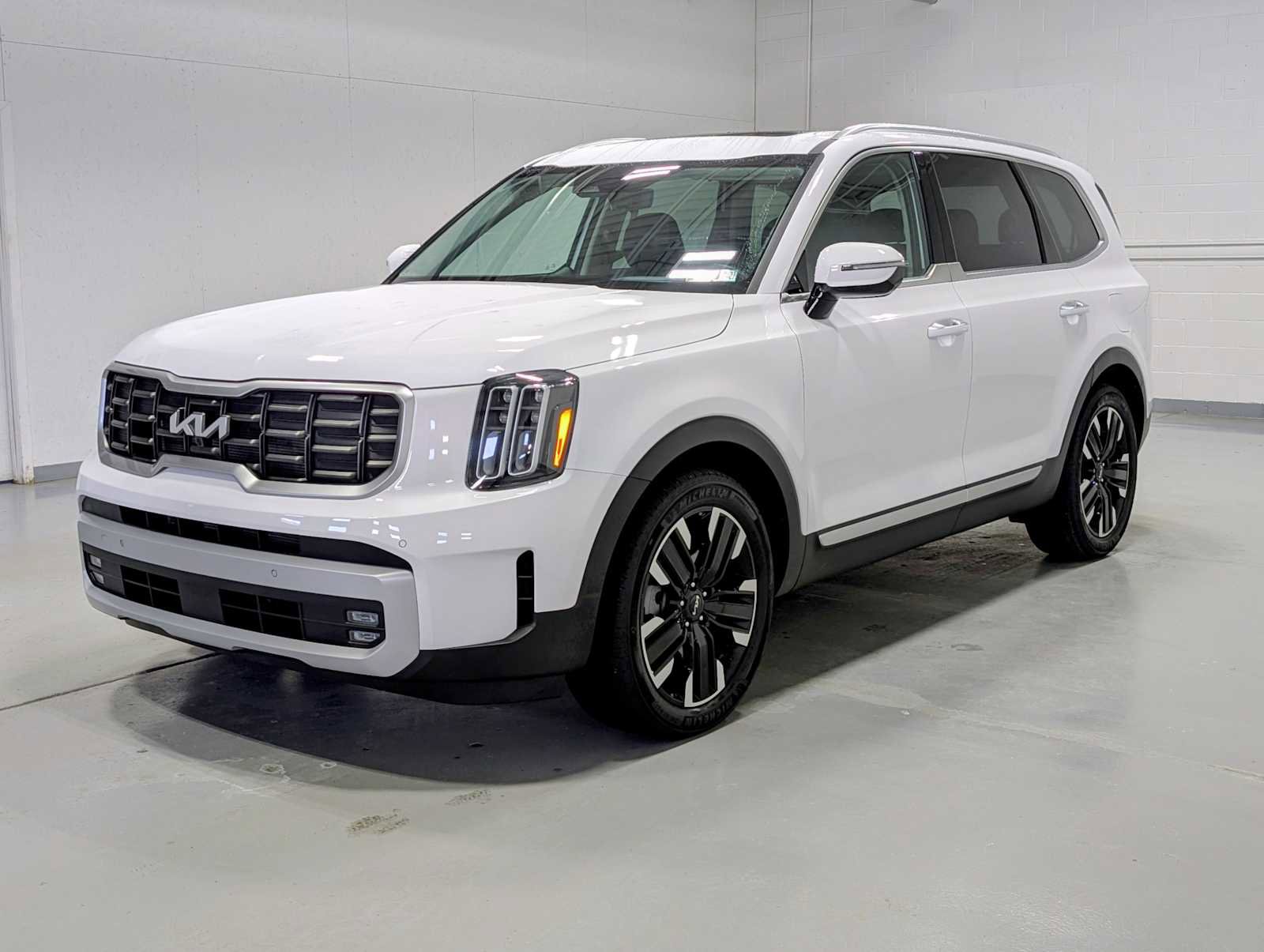 Used 2024 Kia Telluride SX Prestige w/ Towing Package