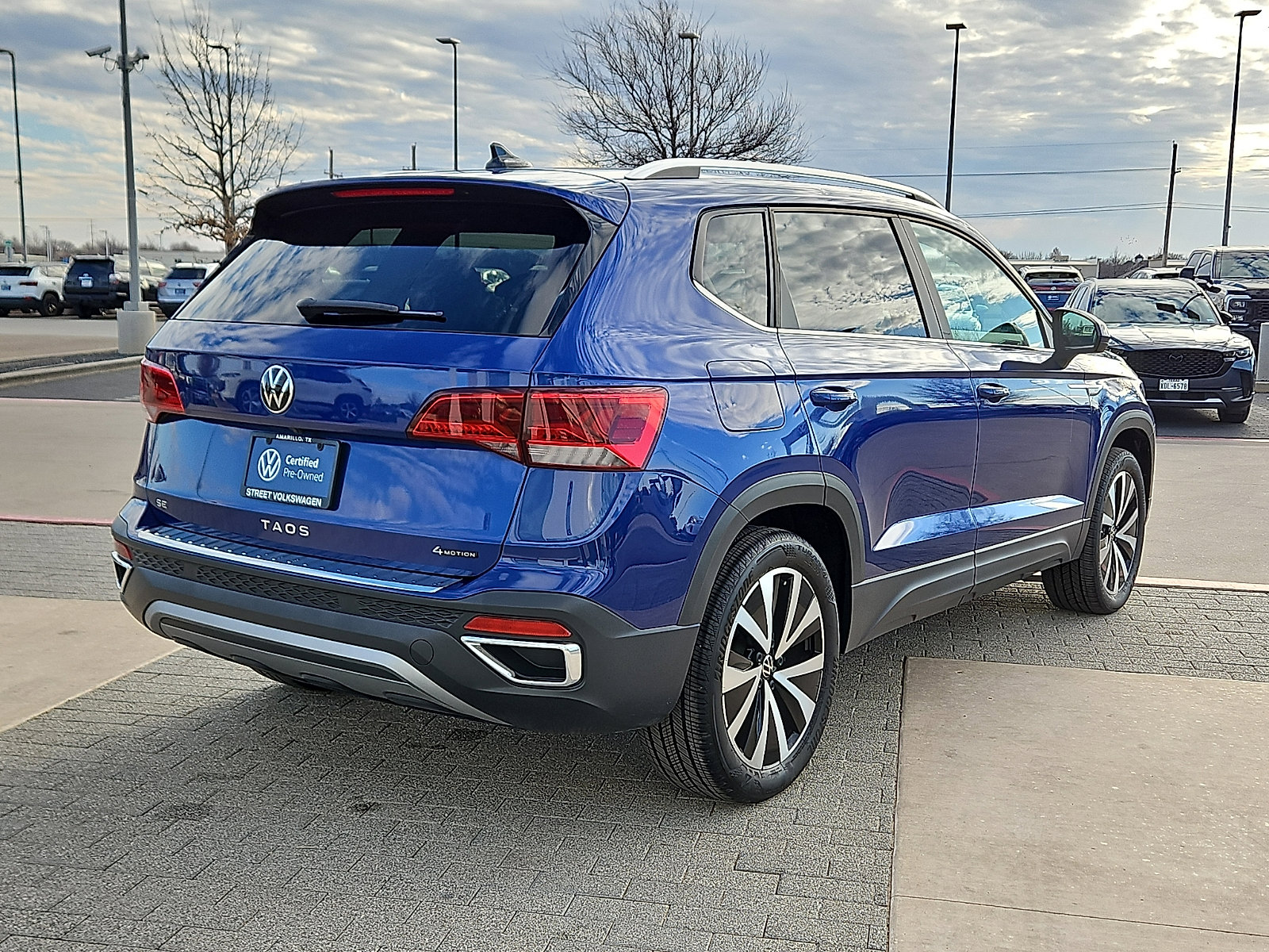 Certified 2023 Volkswagen Taos SE w/ Panoramic Sunroof Package AWD/4WD image 3