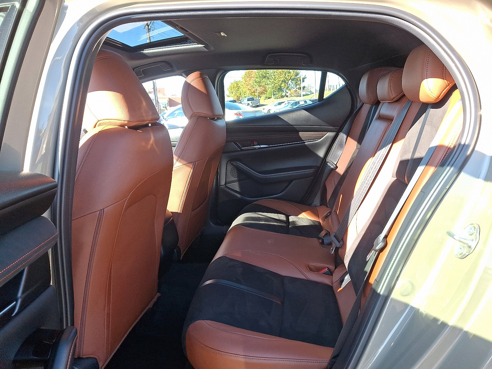 Used 2024 MAZDA MAZDA3 s image 10