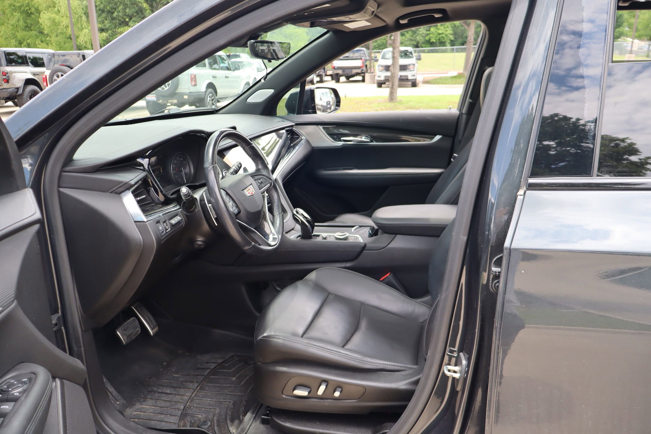 Used 2021 Cadillac XT6 Sport AWD/4WD image 26