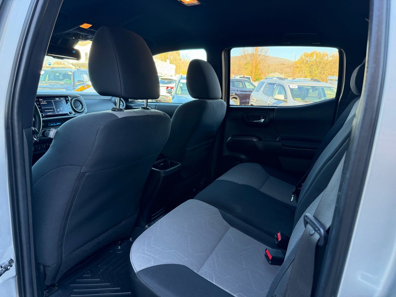 Used 2022 Toyota Tacoma TRD Off-Road image 20