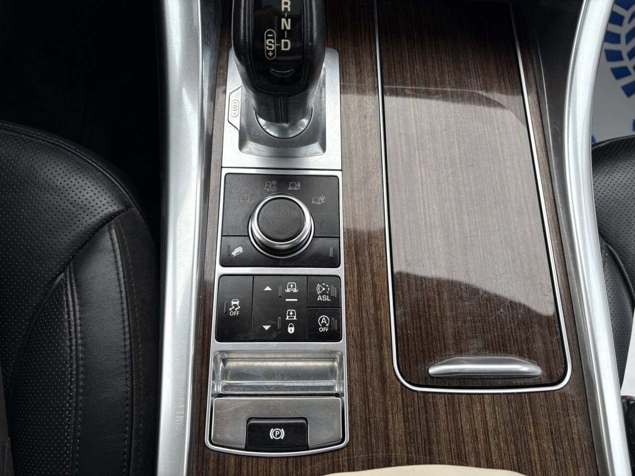 Used 2014 Land Rover Range Rover Sport HSE image 37