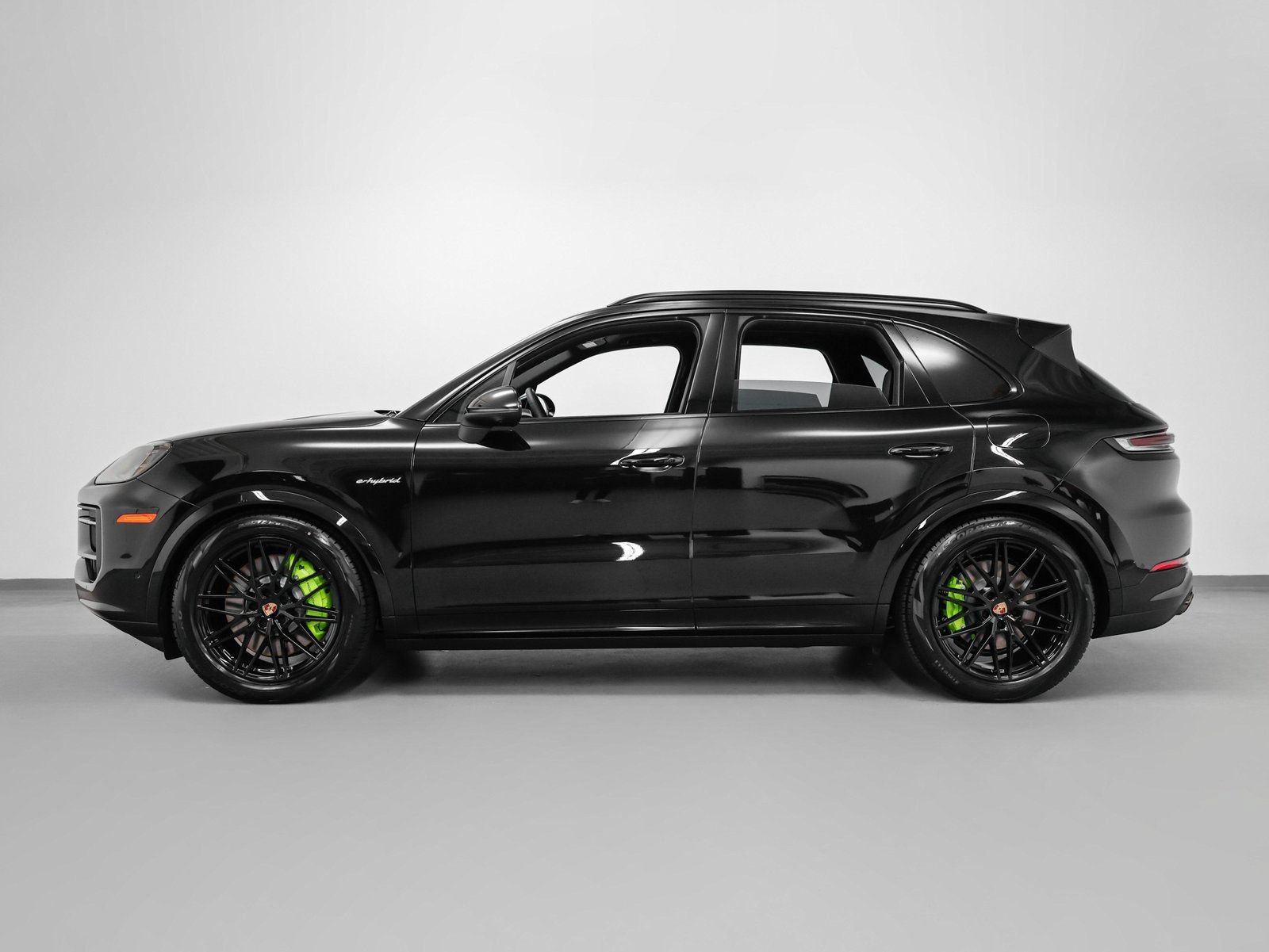Certified 2026 Porsche Cayenne S AWD/4WD image 2