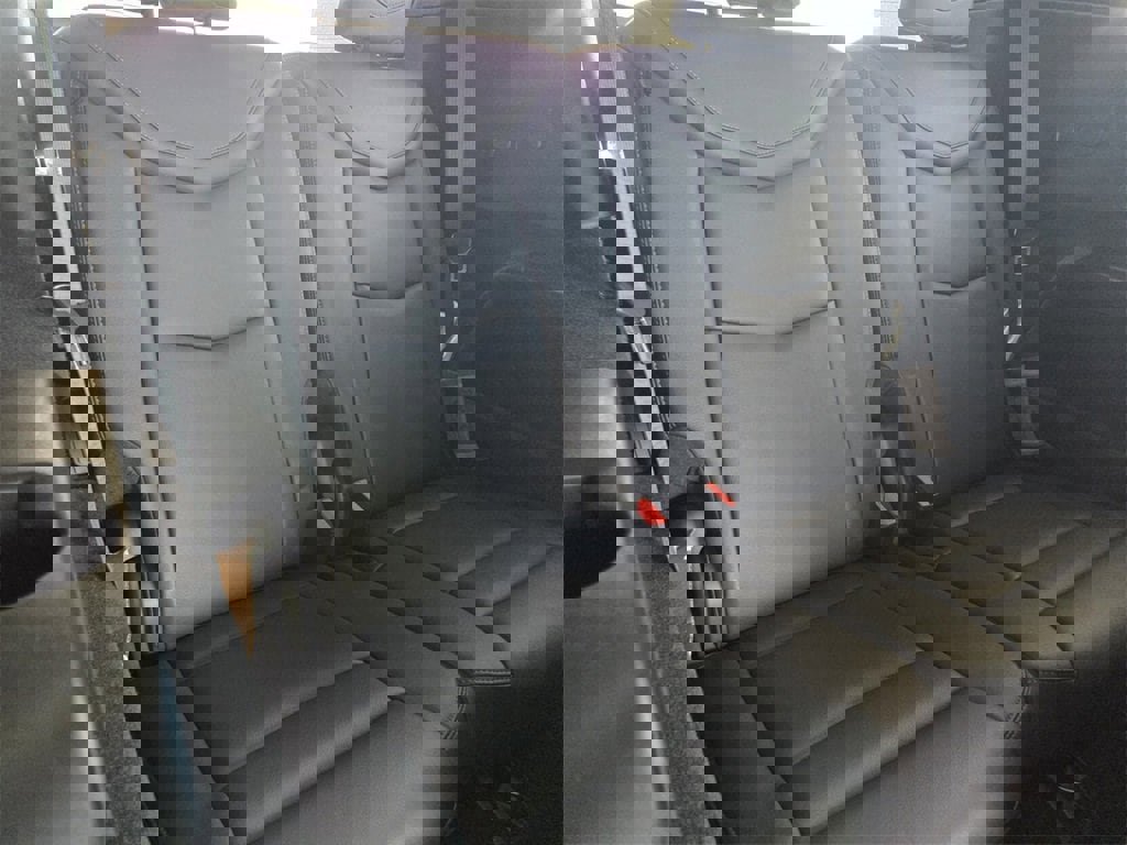 New 2025 Cadillac XT6 Luxury image 18