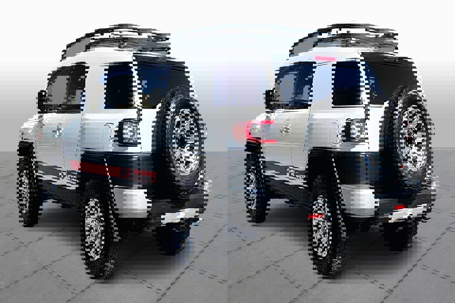 Used 2014 Toyota FJ Cruiser 4WD w/ Upgrade Package image 11