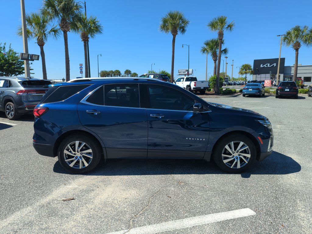 Used 2022 Chevrolet Equinox Premier FWD image 3