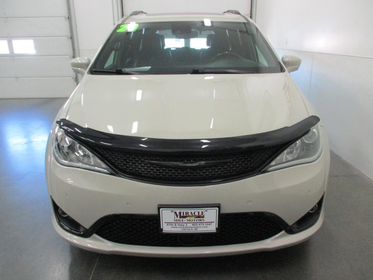 Used 2020 Chrysler Pacifica Touring-L Plus image 8