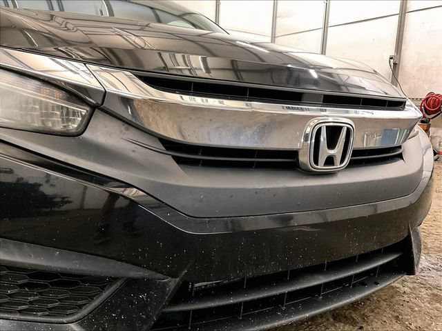 Used 2017 Honda Civic Touring image 29