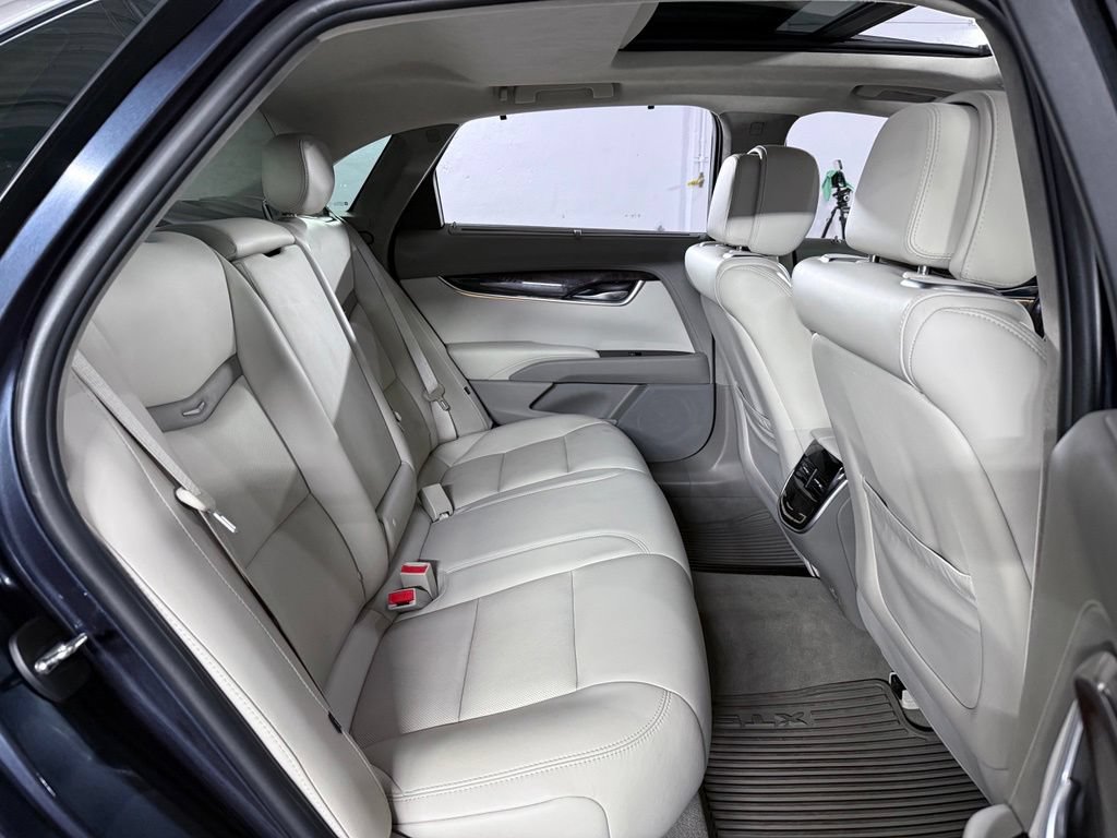 Used 2014 Cadillac XTS Platinum AWD/4WD image 28
