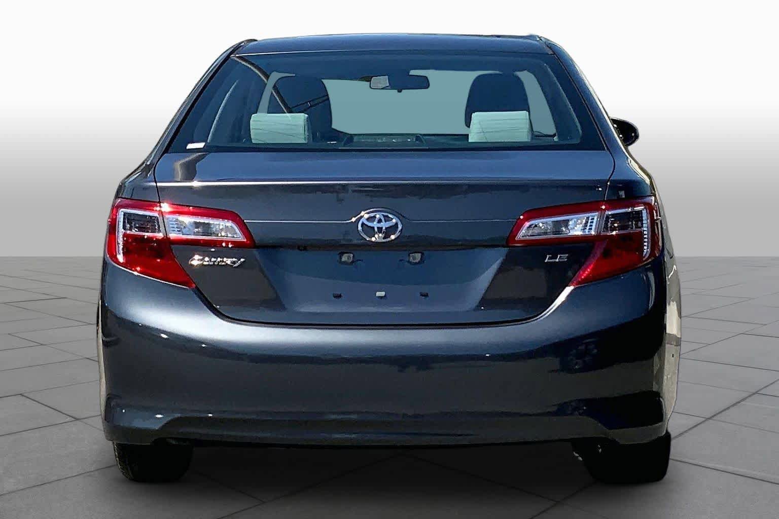 Used 2014 Toyota Camry LE FWD image 4
