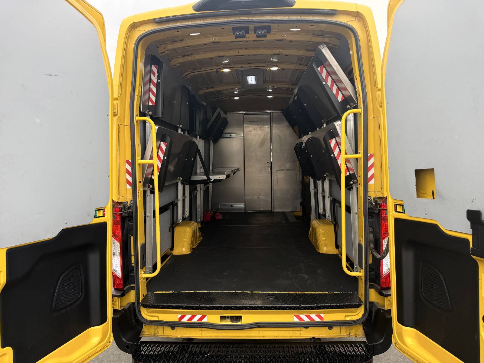 Used 2022 Ford Transit 250 148 High Roof Extended w/ Parcel Delivery Package RWD image 13
