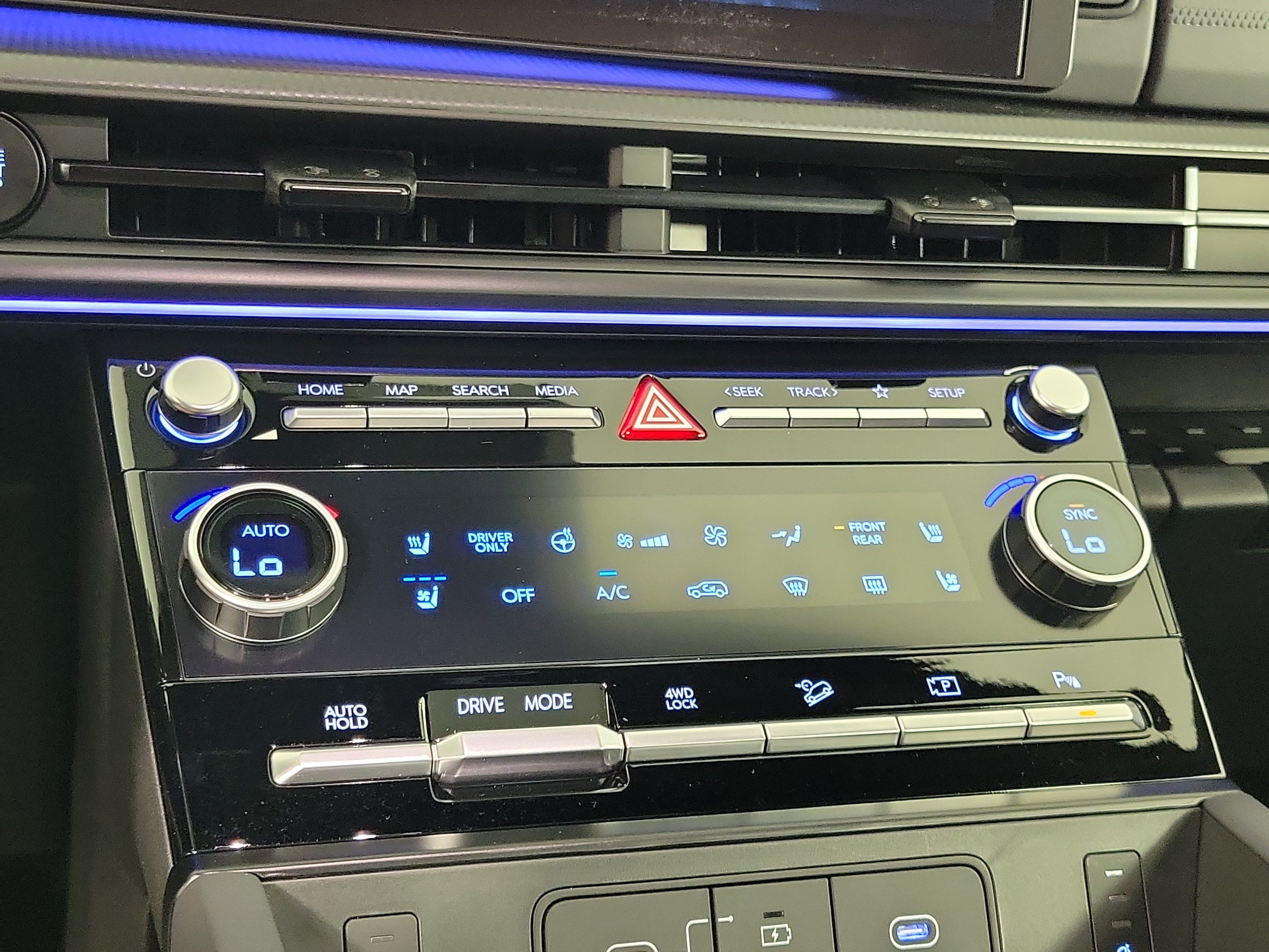 New 2026 Hyundai Santa Fe Calligraphy AWD/4WD image 16