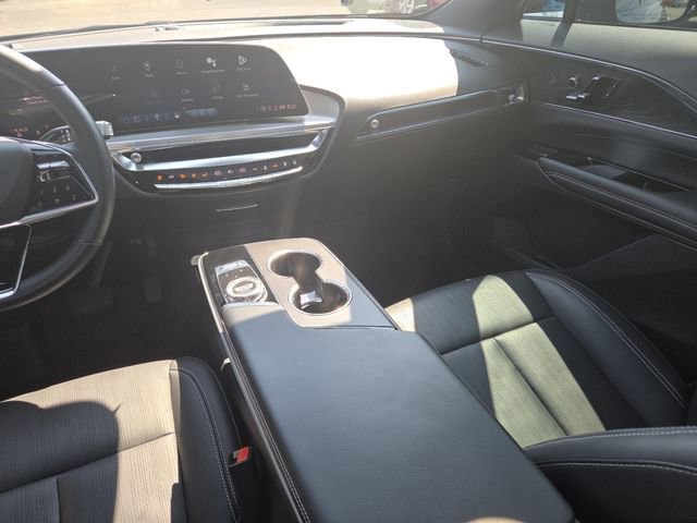 Used 2024 Cadillac Lyriq Luxury AWD/4WD image 33