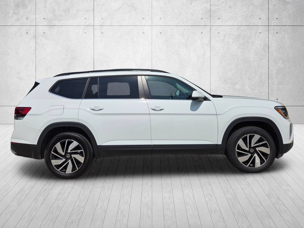 Certified 2025 Volkswagen Atlas SE FWD image 6