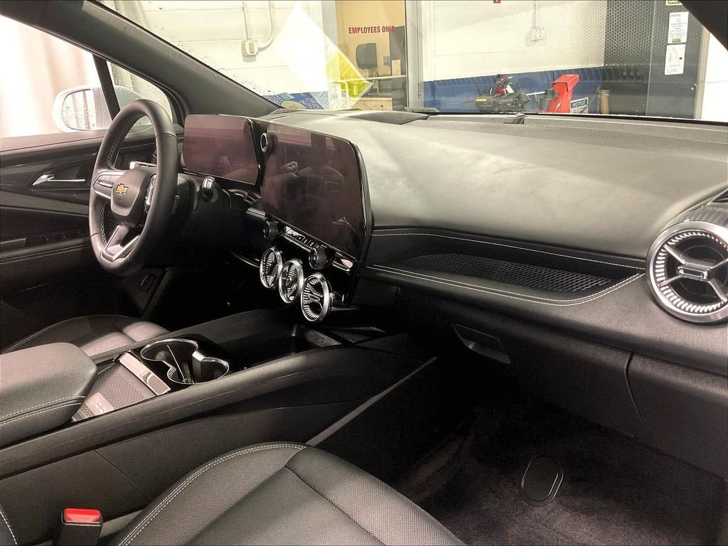 Used 2024 Chevrolet Blazer EV LT AWD/4WD image 14