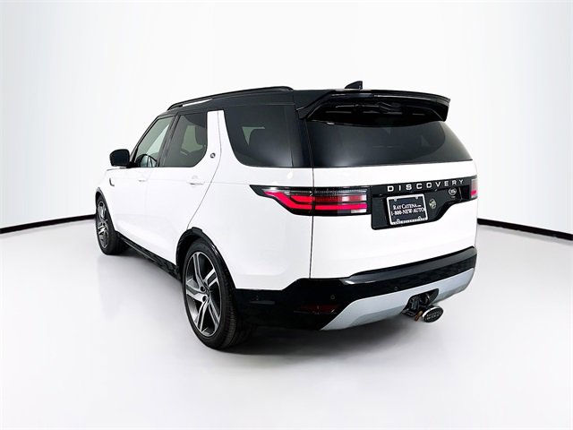 Certified 2023 Land Rover Discovery Metropolitan Edition image 7