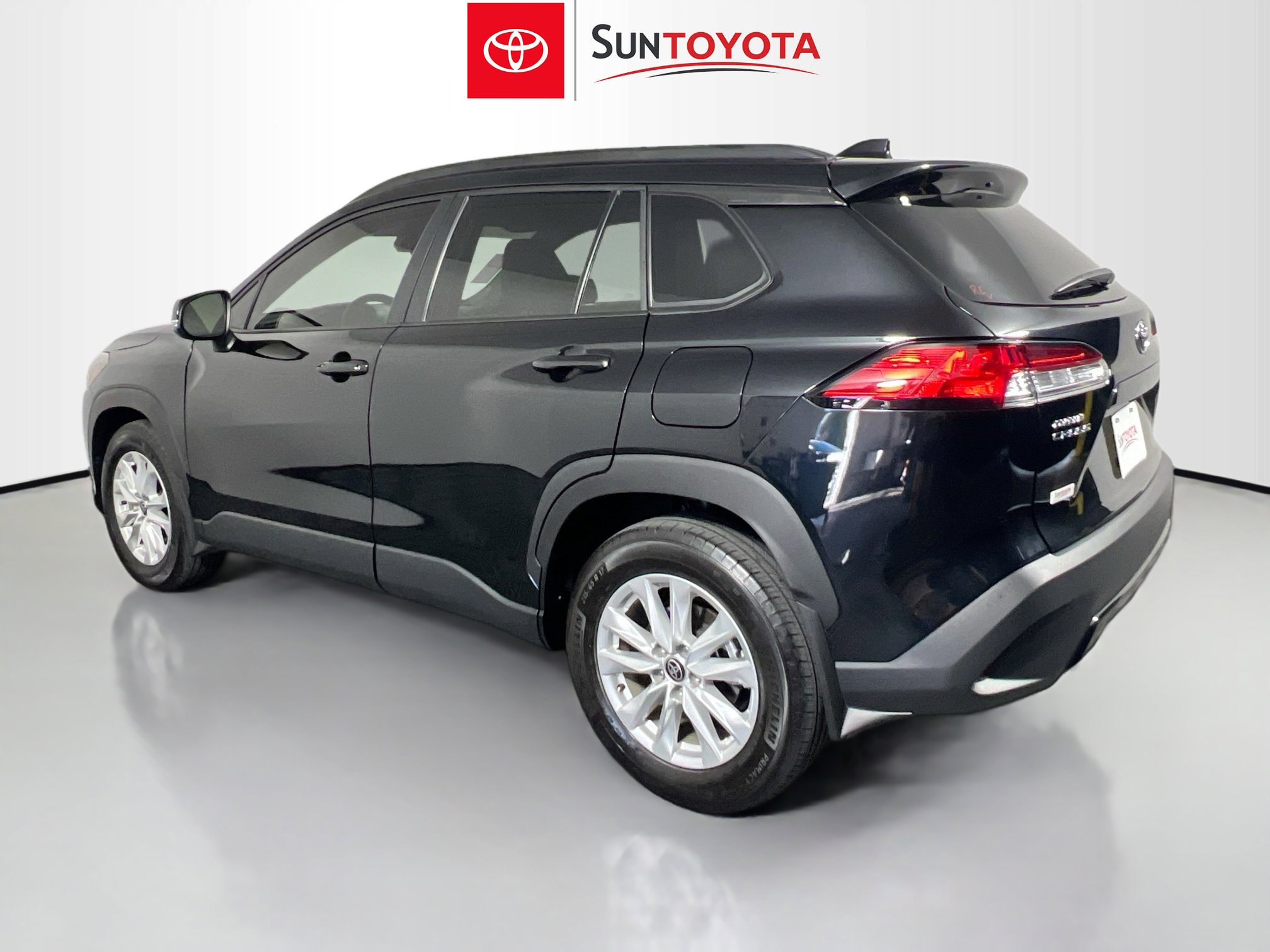 Used 2025 Toyota Corolla Cross LE image 6