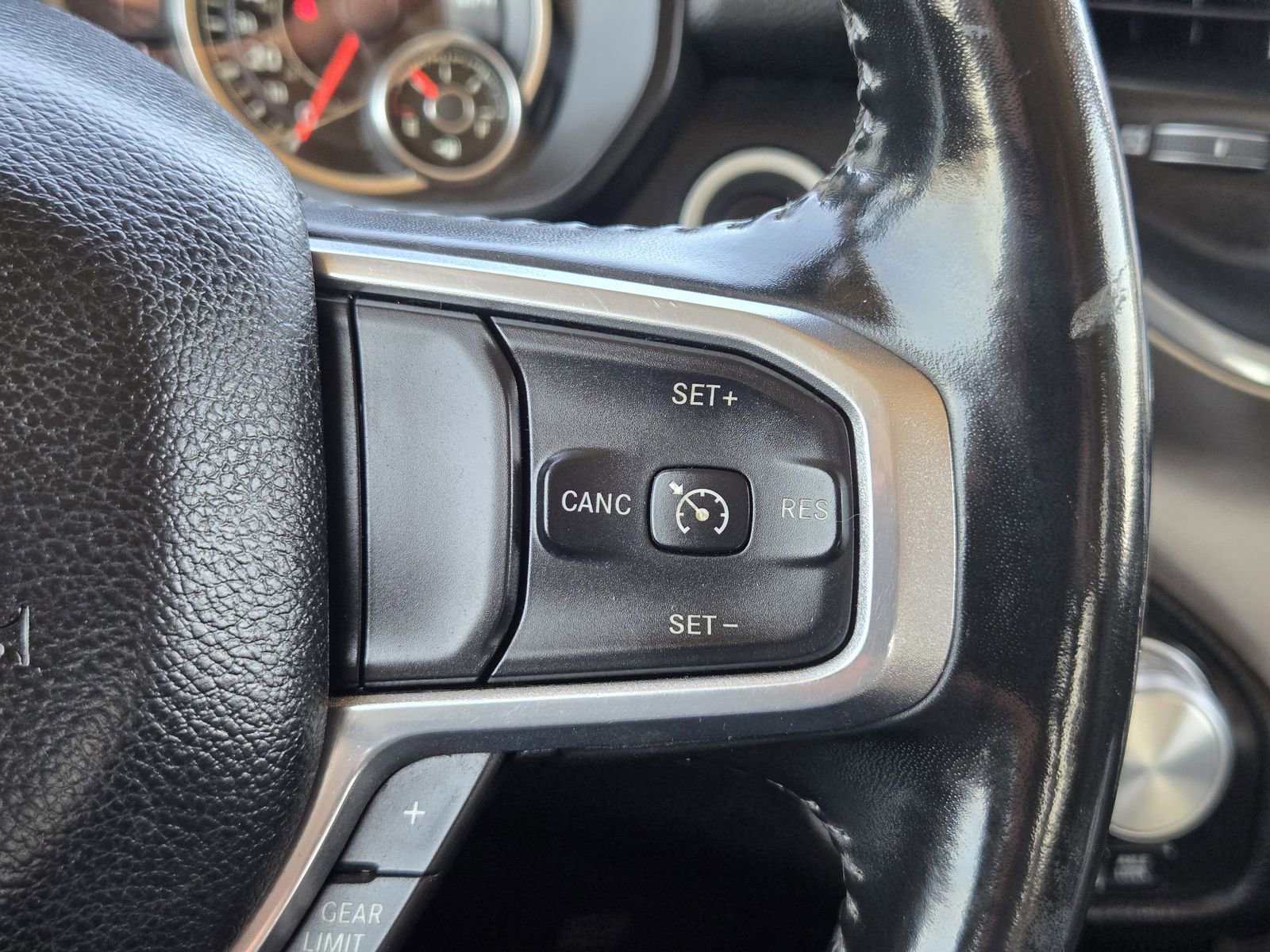 Used 2021 RAM 1500 Laramie w/ Off Road Group image 32