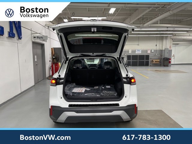 New 2026 Volkswagen Tiguan SE image 11