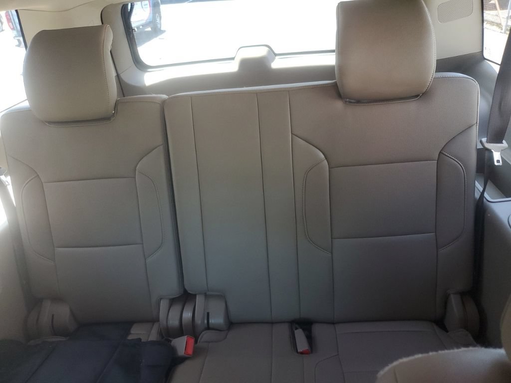 Used 2018 Chevrolet Suburban Premier RWD image 14