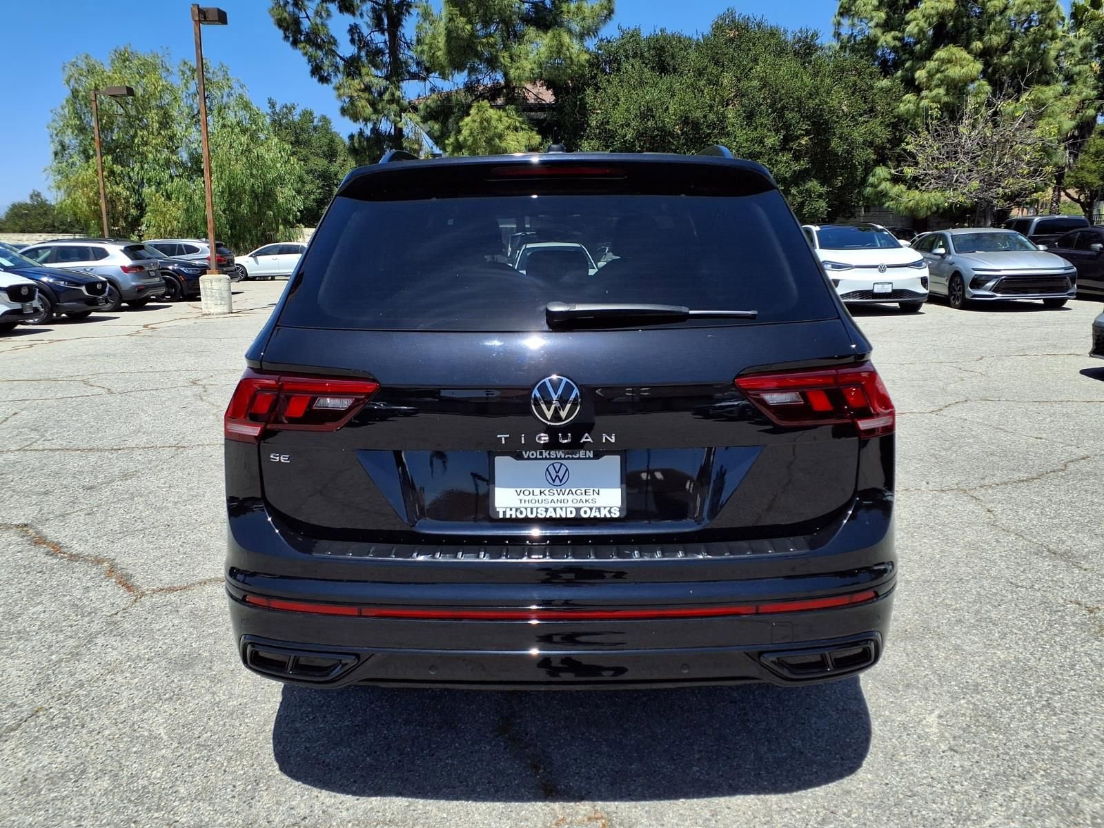 Certified 2023 Volkswagen Tiguan SE R-Line FWD image 21