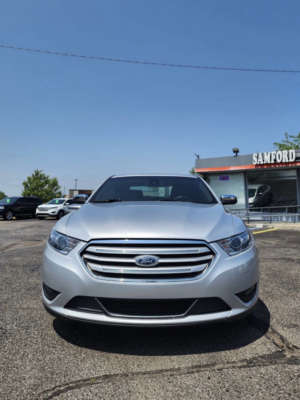 Used 2019 Ford Taurus Limited image 6