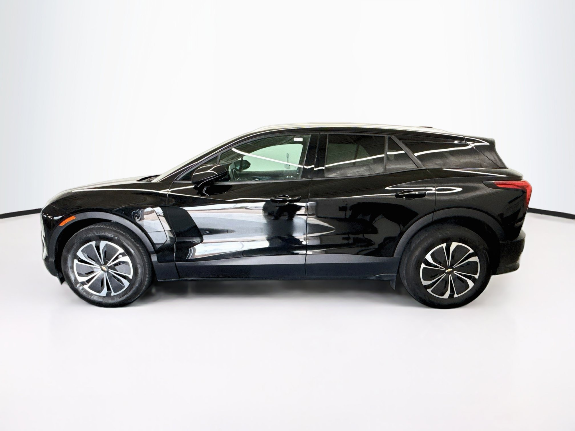 Used 2024 Chevrolet Blazer EV LT AWD/4WD image 4