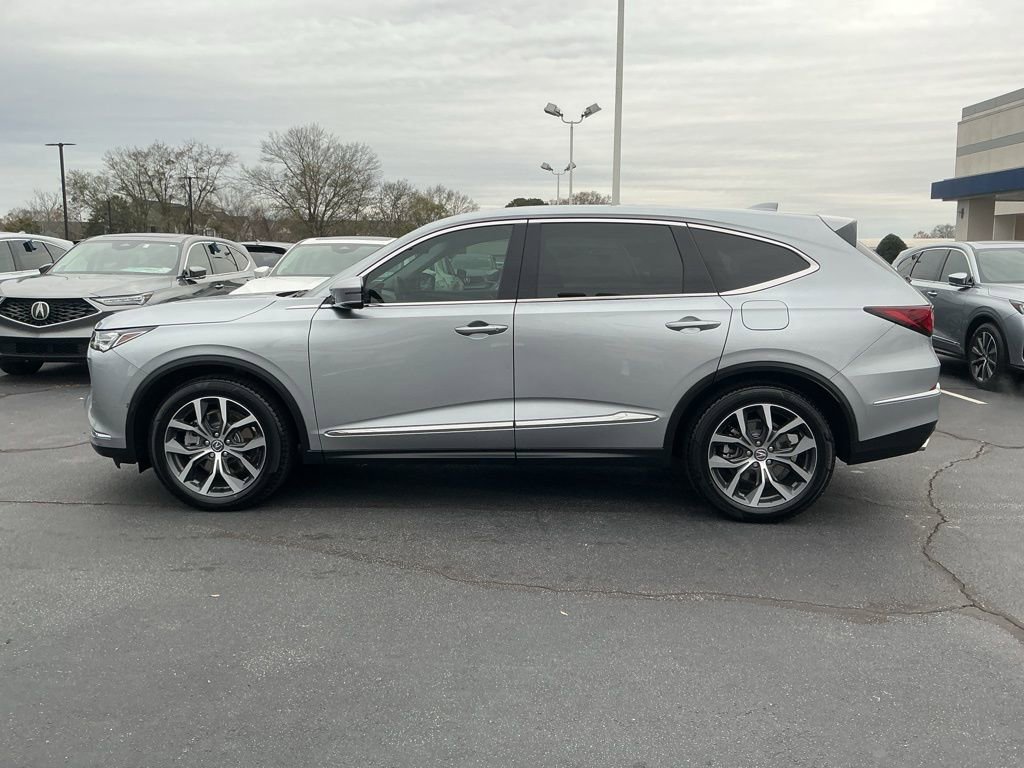 Used 2023 Acura MDX SH-AWD w/ Technology Package image 2