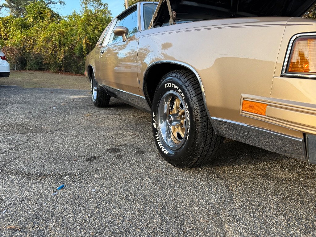 Used 1987 Oldsmobile Cutlass Supreme Brougham image 16