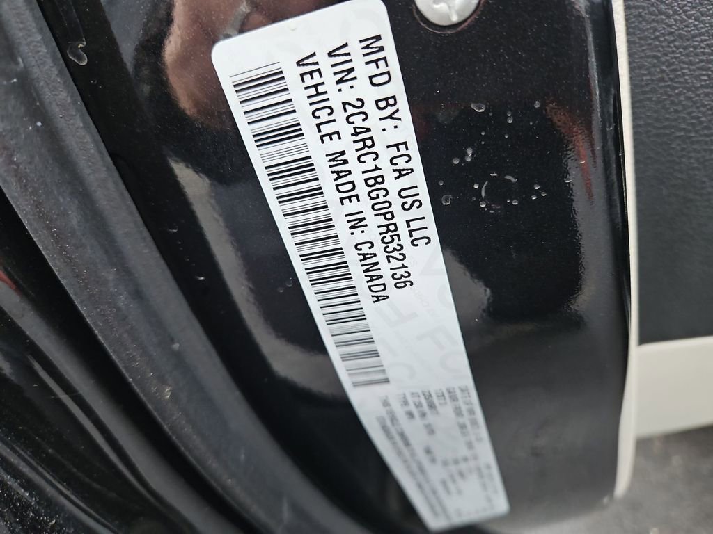 Used 2023 Chrysler Pacifica Touring-L image 33