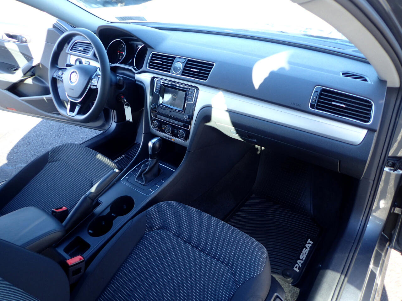 Used 2017 Volkswagen Passat 1.8T S image 12