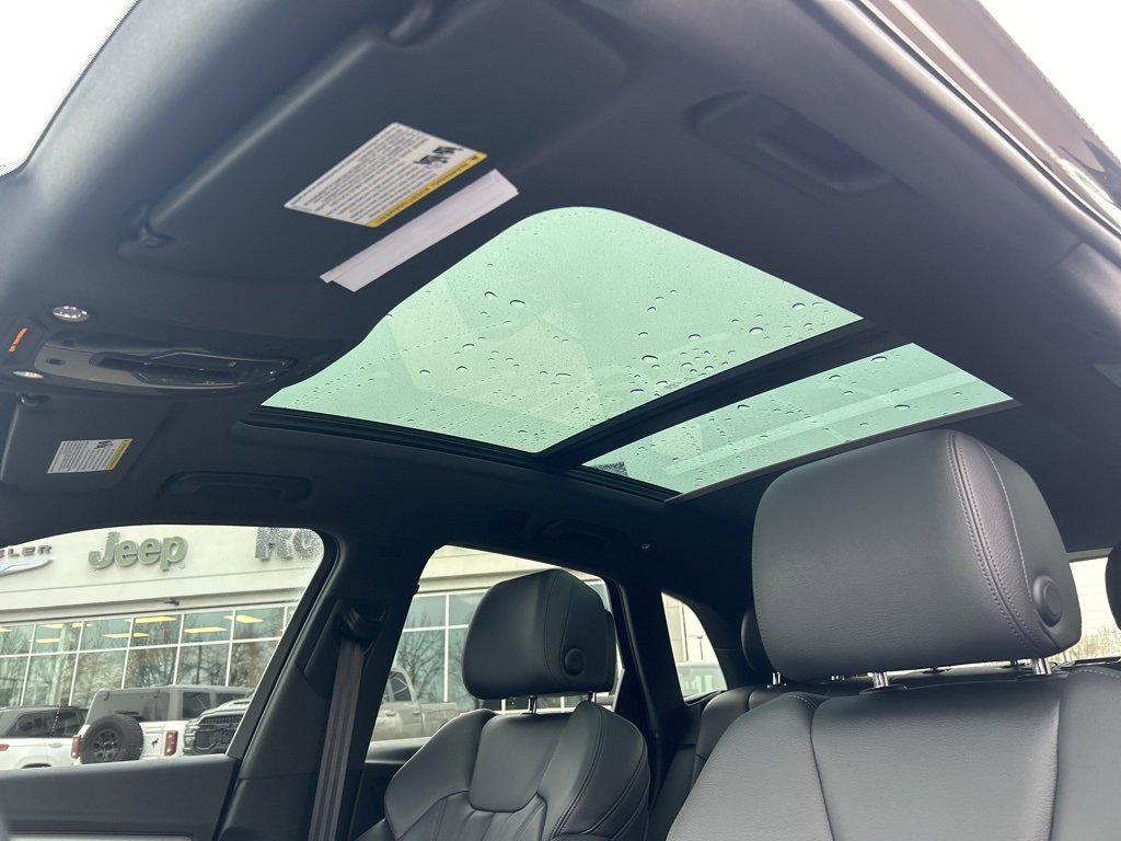 Used 2020 Audi Q5 2.0T Titanium Premium Plus image 12