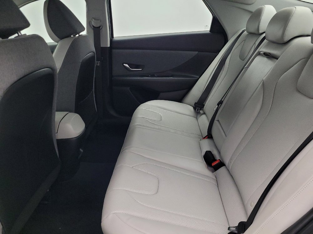 Used 2024 Hyundai Elantra Limited image 18