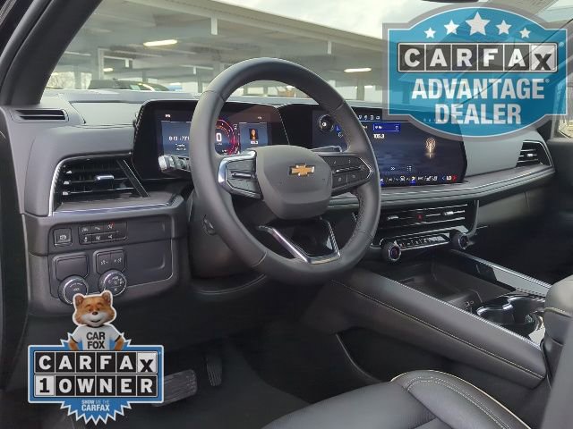Used 2025 Chevrolet Suburban Premier RWD image 4