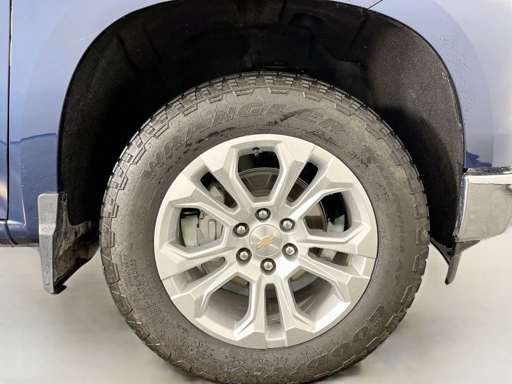 Used 2023 Chevrolet Silverado 1500 LTZ AWD/4WD image 38
