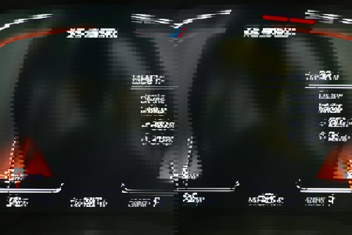 Used 2020 BMW X5 M50i w/ Premium Package image 12