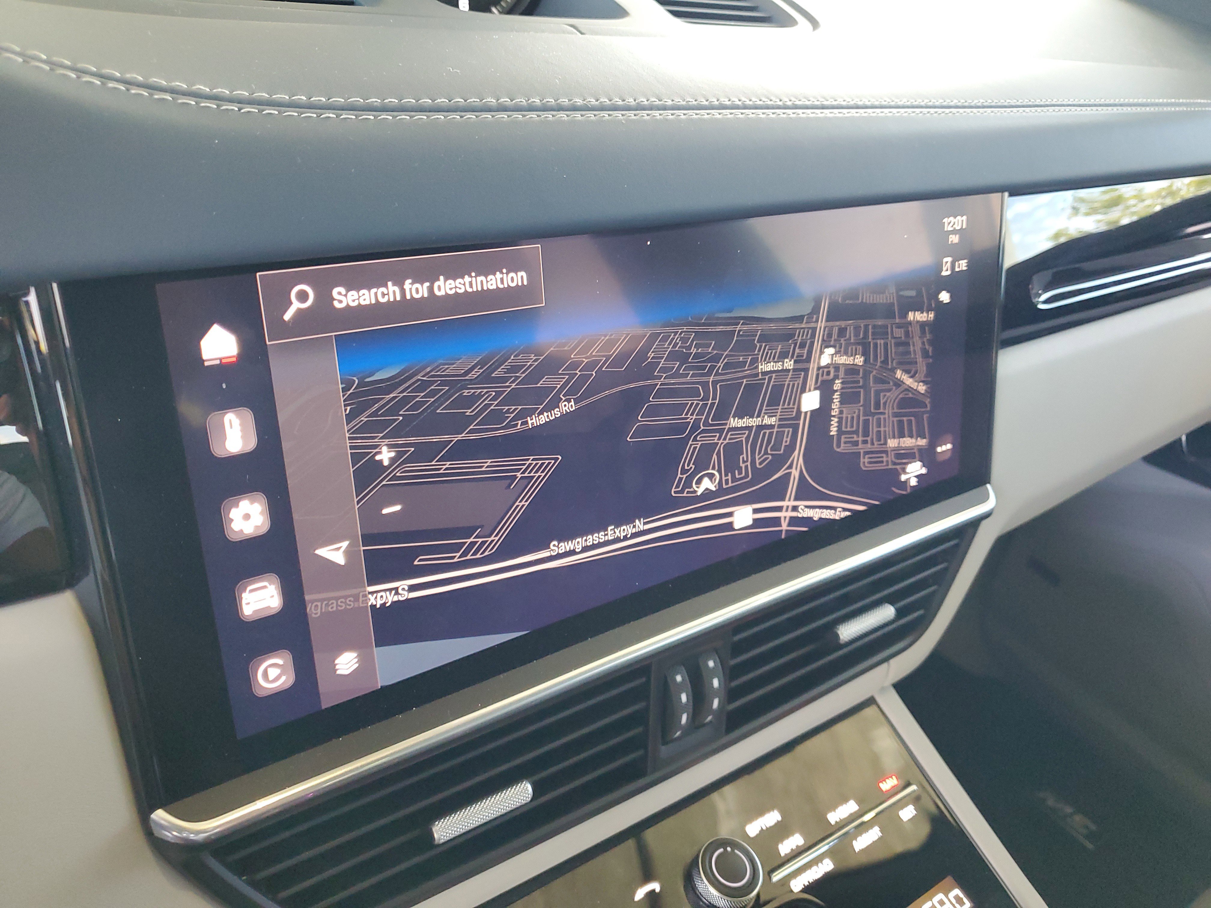 Used 2022 Porsche Cayenne AWD/4WD image 26