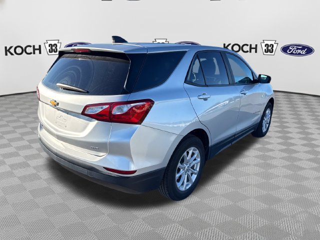 Used 2021 Chevrolet Equinox LS w/ LS Convenience Package AWD/4WD image 8