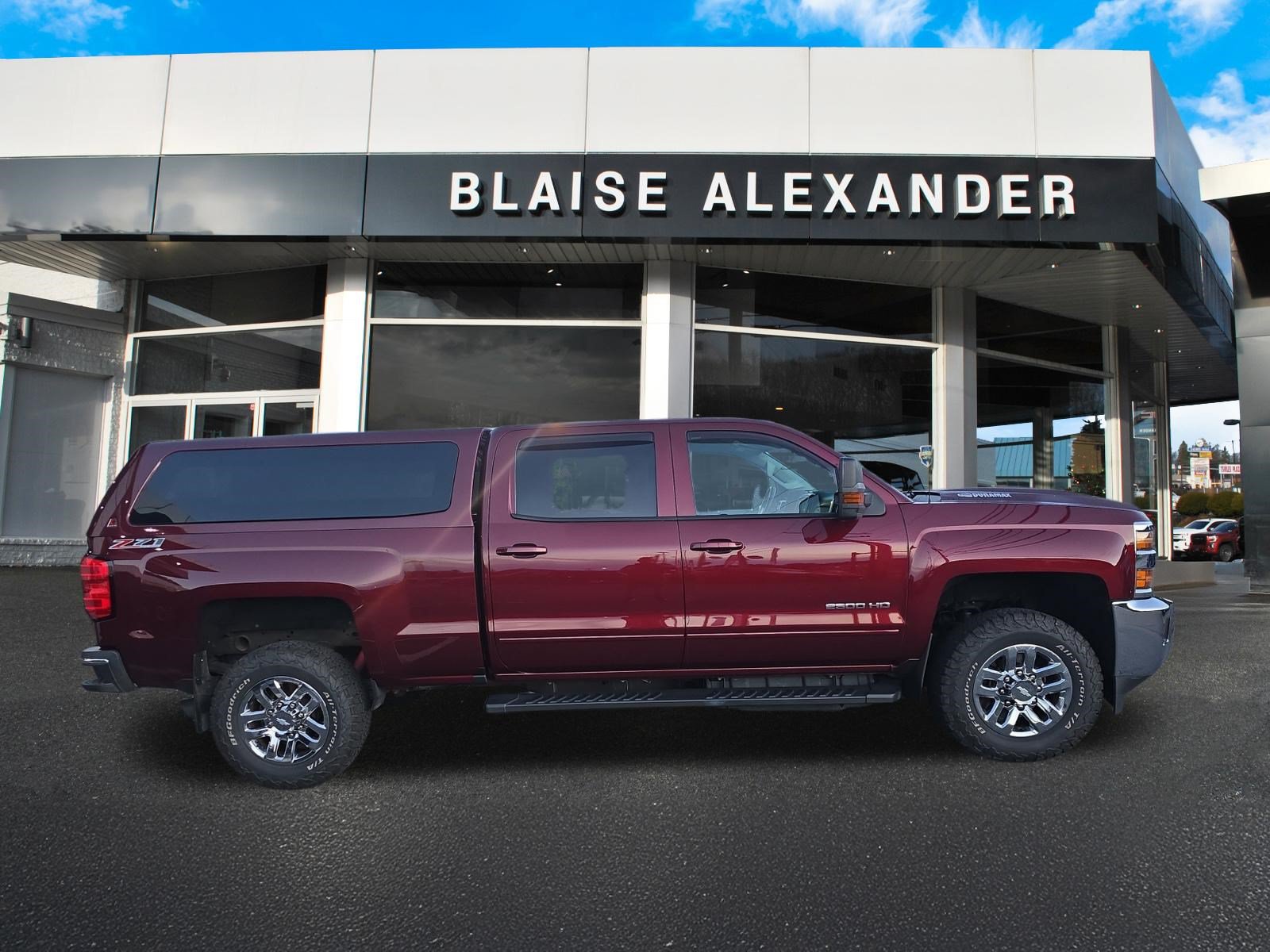 Used 2017 Chevrolet Silverado 2500 LT w/ LT Convenience Package AWD/4WD image 2