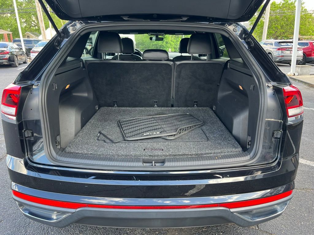 Used 2022 Volkswagen Atlas Cross Sport SE FWD image 22