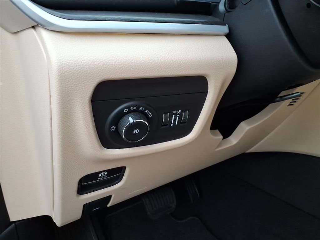 New 2025 Jeep Grand Cherokee Limited image 17