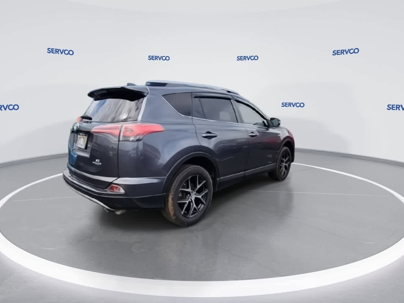 Used 2018 Toyota RAV4 SE AWD/4WD image 8
