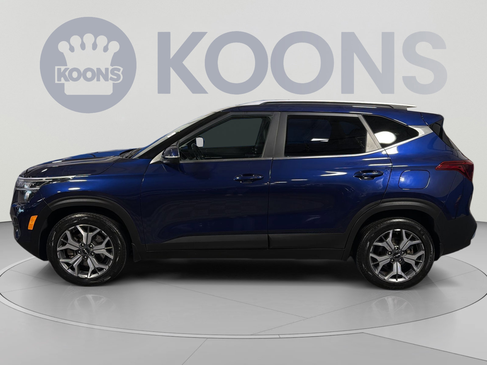 Used 2022 Kia Seltos EX AWD/4WD image 2