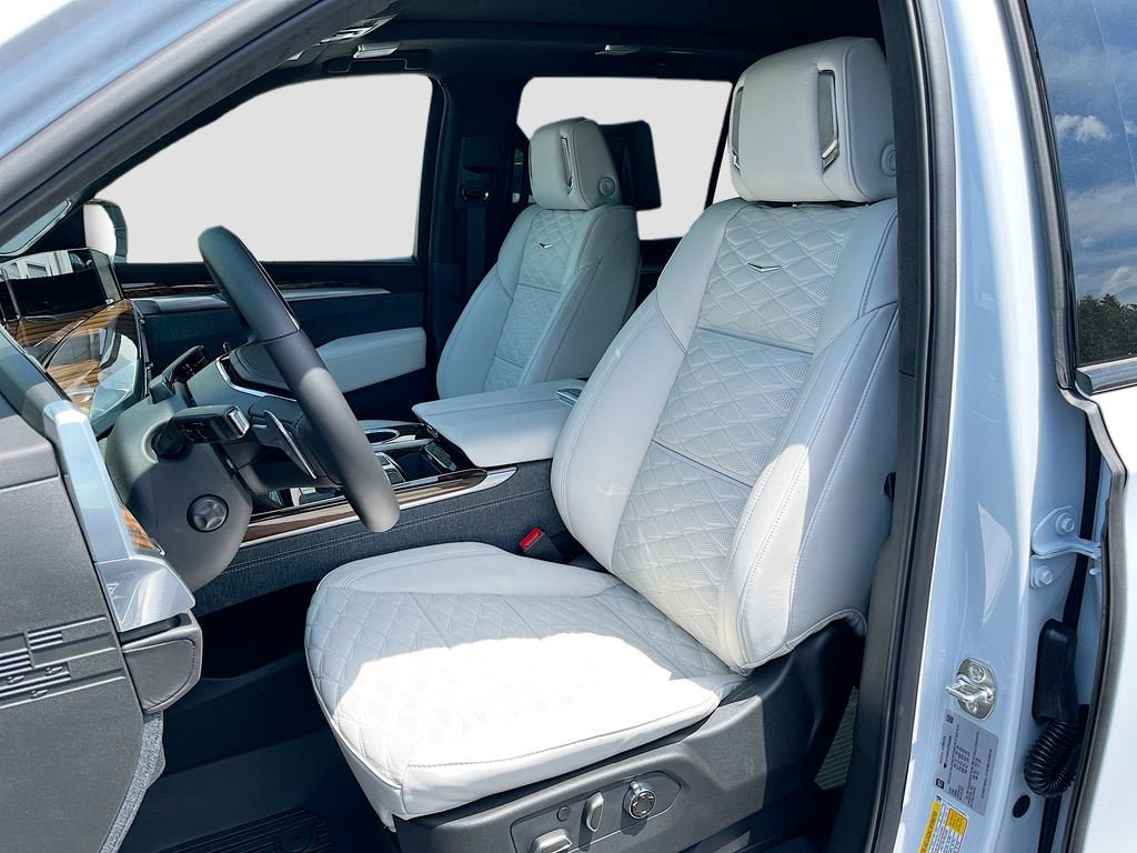 New 2026 Cadillac Escalade ESV Platinum Sport w/ LPO, ONYX Package AWD/4WD image 15